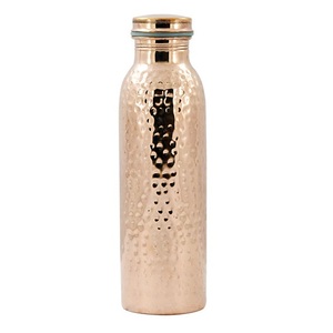 Design minimal Meilleur prix Bouteille en cuivre de haute qualité Conception martelée Finition mate Verres de luxe Direct de l'usine - Product Image 6