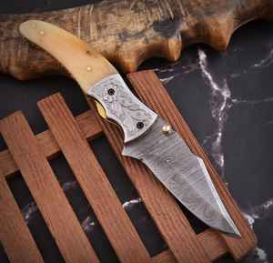 Couteaux pliants de poche personnalisables Édition limitée Acier Damas Couteaux pliants de poche personnalisables Couteaux en acier personnalisés - Product Image 4