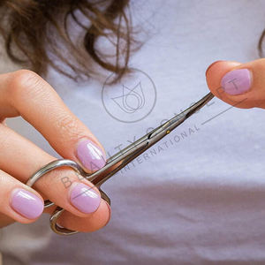 Tijeras de Manicura Profesionales de Precisión para CUTÍCULAS, para Diestros, con Hojas de Acero Inoxidable Ultra Afiladas, Duraderas y Ergonómicas - Product Image 6