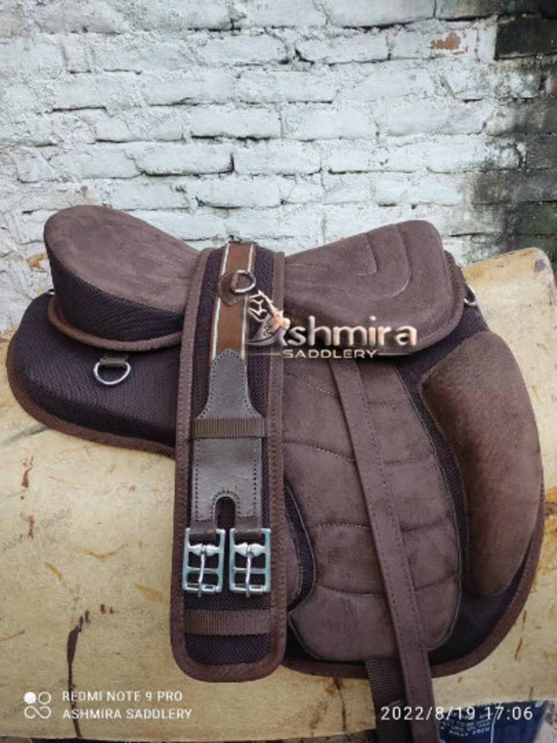 สีน้ำตาลอ่อน