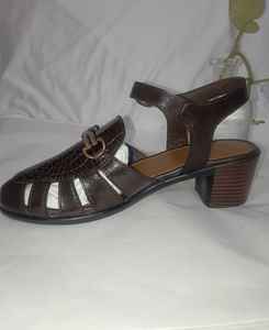 Sandales à talon ou plates en cuir véritable noir pour femme (personnalisation disponible) avec semelle en cuir tressé - Product Image 2