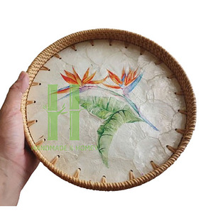 Elegante plato pintado a mano ecológico de ratán perla madre bandejas para servir comida para regalos Decoración de mesa diseño OEM Vietnam - Product Image 5