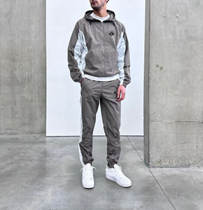 Ropa deportiva de último diseño, ropa de entrenamiento, 2 piezas de nailon con cremallera y Sudadera con capucha y conjunto de Jogger, ropa de calle, chándal cortavientos arrugado - Product Image 2