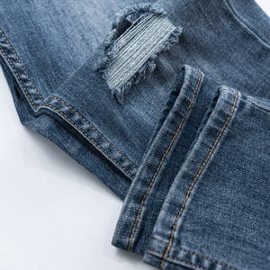 กางเกงยีนส์สมาร์ท TST-4097 สไตล์ Y2K สตรีทแวร์ลำลอง เอวกลาง ฮิปฮอป แต่งลายปะติด ตกแต่งหมุด ทรงเข้ารูป ขาตรง สีเดนิมฟอกกลาง - Product Image 3