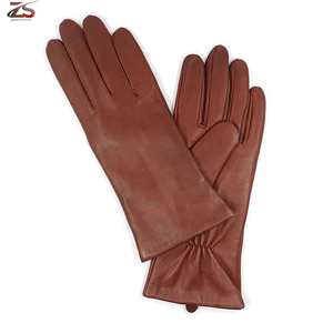 Gants en cuir Derniers gants de haute qualité Dressing Logo personnalisé Made Men Fashion Gants en cuir du Pakistan - Product Image 4
