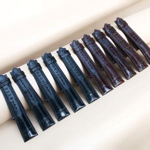 Correas de Reloj Personalizadas de Cuero Genuino Hechas a Mano Luxali al por Mayor para Relojes Inteligentes con Hebilla de Acero Inoxidable - Diseño de Piel de Cocodrilo - Product Image 4