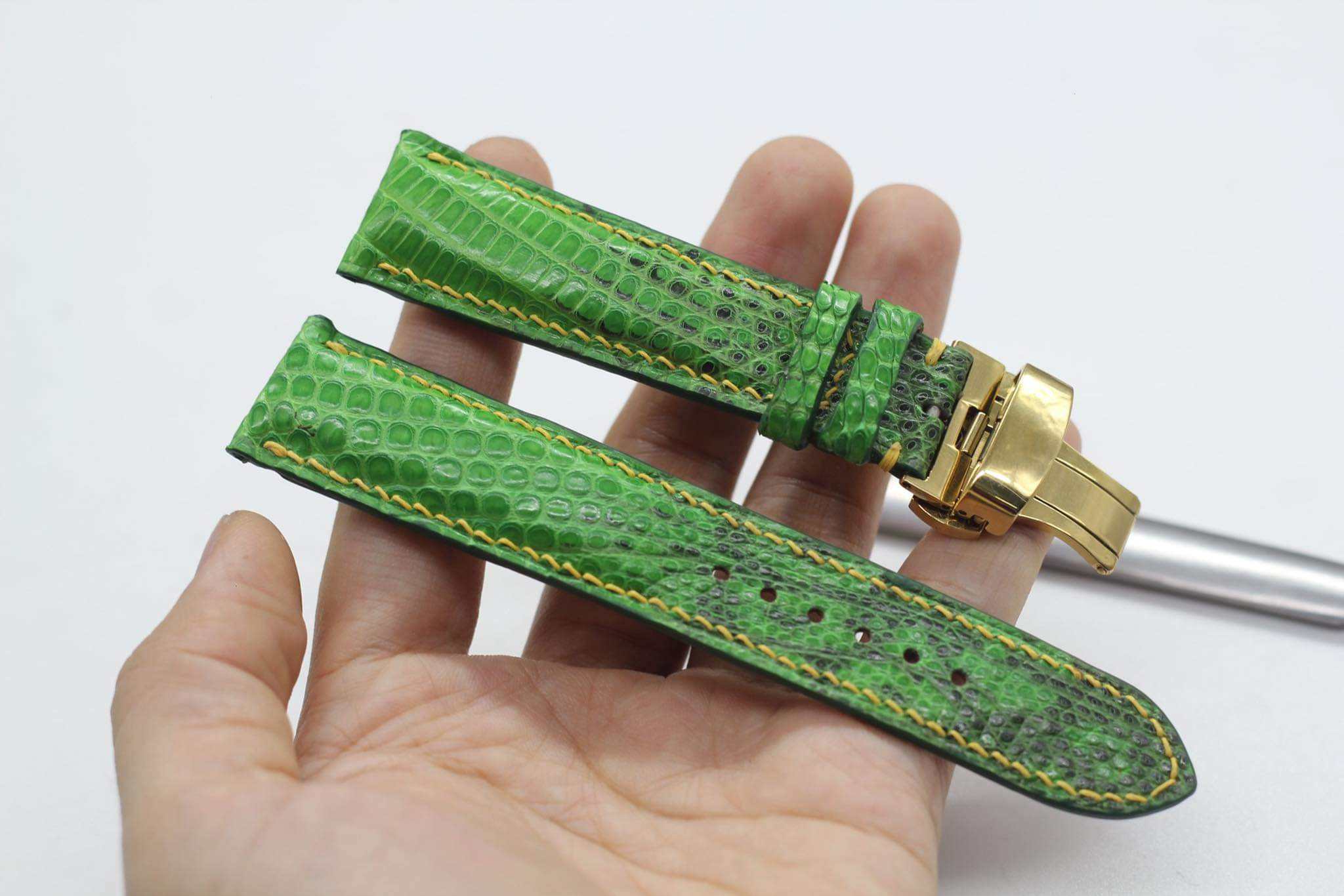 สีเขียว