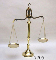 Balance en laiton sur base en bois, balance nautique antique, balance de pesage fonctionnelle, balance en grammes, thème ancien, prix bas