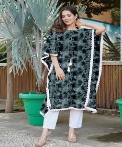 Western Wear Nouveau Designer Fantaisie Indienne et Pakistanaise Femme Kaftan Multi Couleur Tendance Toutes Tailles Disponibles en Vêtements Ethniques - Product Image 5