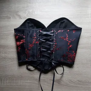 100% brocart noir de qualité supérieure avec design floral rouge pour les femmes avec Corset en dentelle au dos réglable Service de gros - Product Image 4