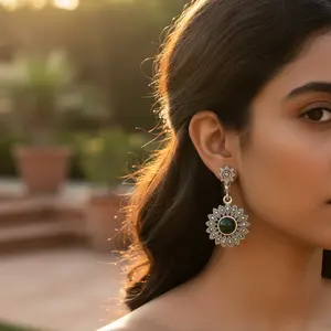 Boucles d'oreilles pendantes en argent sterling 925, pierre verte, design floral vintage, pour femme, cadeau de mariage, pierres principales : perle, diamant, chrétien - Product Image 1