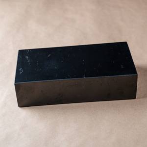 Brique de shungite polie 2*3.9*7.9 pouces (5*10*20 cm) - Product Image 5