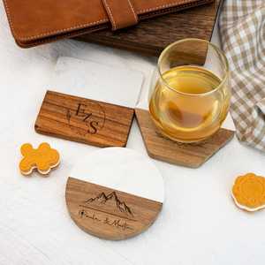 ชุดถาดรองแก้วเรซินใสเป็นมิตรกับสิ่งแวดล้อมพร้อมดอกไม้จริงแบบฝังแผ่นรองแก้วหินทำด้วยมือสำหรับให้เป็นของขวัญของตกแต่งบ้าน - Product Image 1