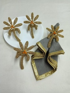 Servilleteros de resina hechos a mano de calidad superior Patrón floral Colores vibrantes Diseño de Ángel duradero para ajustes de mesa sofisticados - Product Image 6