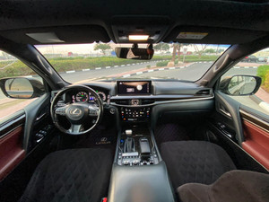 2017 Lexus LX 570 Turbo AWD utilisé avec intérieur en cuir léger R18 pneus ACC régulateur de vitesse automatique conduite à gauche - Product Image 4