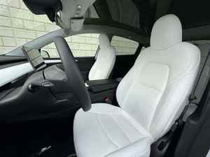 LIMPIO 2023 T e s l a Mo del Y AWD de largo alcance - Product Image 5