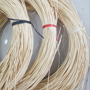 Bastón natural procesado a mano de Vietnam con núcleo de ratán para la fabricación de sillas, artesanía de tejido de cestería, material duradero flexible - Product Image 1