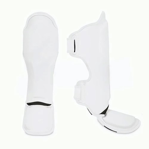 Espinilleras de Cuero Ligeras y Transpirables, Rodilleras de Nuevo Estilo para Entrenamiento, Hechas en Pakistán, Protectoras - Product Image 3