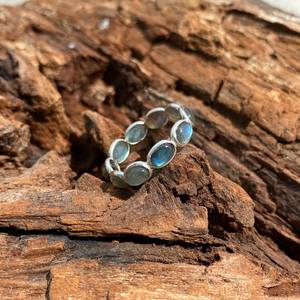 Anillo de Labradorita Hecho a Mano con Corte Ovalado, Plata de Ley 925, Certificado IGI, Joyería de Cristal para Fiestas, Regalo Elegante para Mujer - Product Image 6