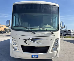 Camping-car/Caravane d'occasion CLEAN 2022 Thor Freedom Traveler A32 - Product Image 2