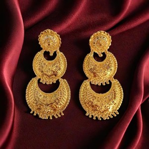 Acheter Boucles d'oreilles serties de boucles d'oreilles plaqué or 22CT Dernières conçu Jhumka Style Boucles d'oreilles bijoux pour les femmes portent par les exportateurs indiens - Product Image 1