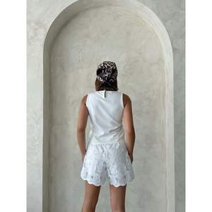 กางเกงขาสั้นลูกไม้ผู้หญิง - Product Image 4