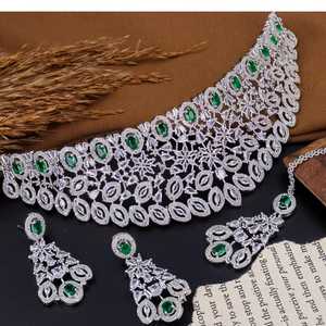 ชุดสร้อยคอสำหรับเจ้าสาวสไตล์ยุโรปและอเมริกาชุดเครื่องประดับต่างหูสร้อยคอคริสตัลสีสันสดใส - Product Image 3