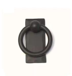 Aldabas de puerta de metal resistente de alta calidad Diseño moderno de lujo Resistente a la intemperie Acabado dorado duradero Elegante - Product Image 3