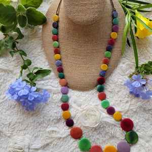 Collier de perles en résine élégant accessoire de bijoux audacieux et accrocheur pour les chercheurs de mode modernes d'Inde - Product Image 3