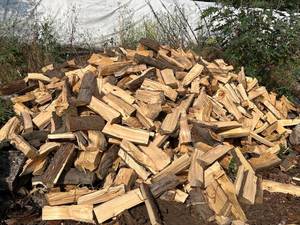 Bois de chauffage de qualité supérieure, séché au four, à combustion lente : Chêne/Frêne/Hêtre/Chêne croissant/Aulne/Bois de bouleau/Pin/Épicéa - En vente - Product Image 4