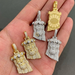 Ornez-vous de notre pendentif Hip Hop en argent sterling 925 avec des diamants de laboratoire exquis qui respirent l'élégance - Product Image 2