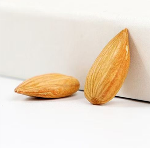 Almendras crudas secas de alta calidad Almendras dulces sueltas Frutas secas orgánicas 100 por ciento Sabor delicioso natural a un precio razonable - Product Image 1