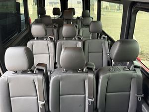 Listo para Enviar: Mercedes Sprinter 2500 3500 170 2025, Furgoneta de Pasajeros con Techo Alto, Tracción en las Cuatro Ruedas, DIY, Garantía de 3 Años - Product Image 4