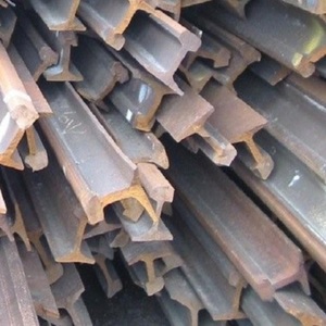 Rails de chemin de fer usagés R50 R65 HMS1 HMS2, acier ferrifère de qualité pour la retrafage et le recyclage, à vendre - Product Image 1