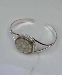 Bracelet en argent sterling 925 nacre fait à la main belle boucle d'oreille pour femme. - Product Image 3