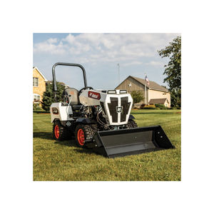 Tractor utilitario Bobcat AT450, máquina compacta y eficiente adecuada para acarreo, arado y uso agrícola - Product Image 1