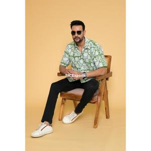 Camisa de algodón bohemio hecha a mano para hombre, ropa informal de manga corta con estampado de bloque indio, cuello con botones, ligero y elegante - Product Image 2