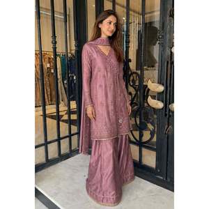 Conjunto de pantalón y dupatta de satén Angarkha Mauve Muse - Product Image 1