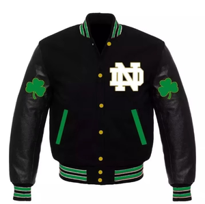 Chaqueta de Invierno Premium Personalizada para Hombre, Estilo Universitario con Botones Cubiertos y Letras Bordadas - Product Image 5