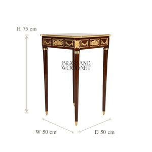 Table d'appoint carrée de style français de luxe avec incrustation florale en marqueterie et accents en laiton doré orné pour un décor de palais classique - Product Image 5