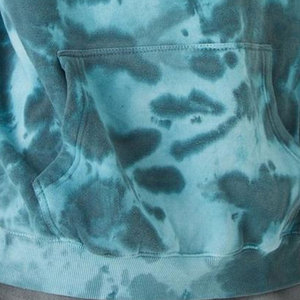 Sudadera gráfica de lavado ácido de peso pesado para hombre hecha a medida Sudadera con capucha estampada informal de invierno con patrón sólido Ropa de calle vintage - Product Image 5
