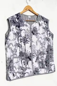 Veste Kantha unisexe en coton fait à la main, manteau d'hiver court matelassé sans manches, bouton en tissu imprimé de style bohème - Product Image 6