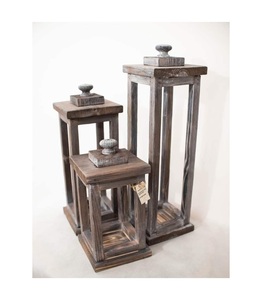 Farol de vela de madera y vidrio, accesorio rústico, fabricante y distribuidor, Mango de diseño antiguo - Product Image 1