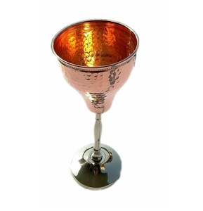Vente en gros de gobelet à vin fantaisie en métal fabriqué à la main design personnalisé pour table gobelet à vin décoratif en verre exportateur - Product Image 6