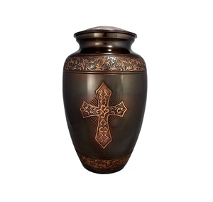 Urnes décoratives de crémation en laiton Fournisseurs d'urne de cendres pour adultes en métal poli brillant en or Urne de cendres funéraires - Product Image 6