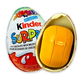Œuf en chocolat au lait Kinder Surprise au goût crémeux et avec un jouet amusant à l'intérieur, idéal pour les enfants, comme cadeau ou pour les fêtes - Product Image 3