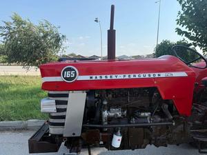 รถแทรกเตอร์มือสอง Massey Ferguson MF 165 65 แรงม้า ขับเคลื่อน 4 ล้อ พร้อมเครื่องยนต์ เกียร์ ปั๊ม แบริ่ง และมอเตอร์ ใช้งานหนัก รับประกัน 3 ปี มีสินค้าในสต็อก - Product Image 3