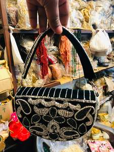 Pochette de soirée ethnique en strass faite à la main, doublure en satin, fermeture à rabat, chaîne de bandoulière, motif en pierre, 1-1,9L - Product Image 4