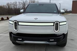 Clean 2023 R1S Adventure Edition - Product Image 2