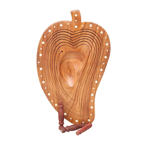 Bandeja de madera natural para decoración rústica o regalos para servir bebidas, aperitivos o desayunos con diseño simple hecho a mano - Product Image 1